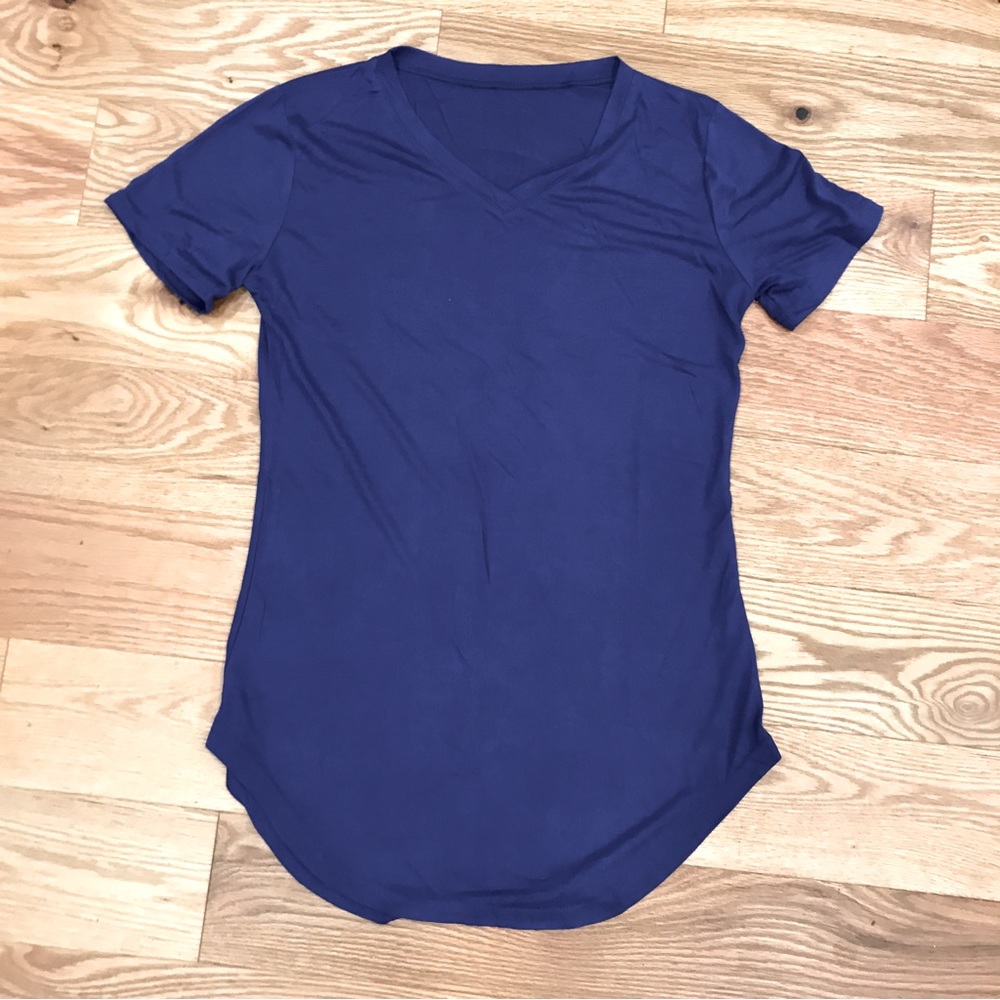 Long V-neck stretchy top with tail